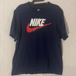Nike Men's Dark Blue Tee with Red Swoosh Large 100%Cotton. Active wear.